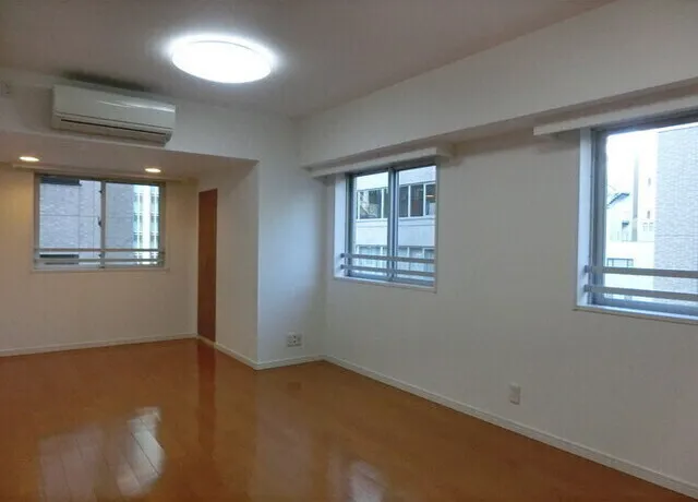 Grand Suite Ginza Resty Monarch - Interior - ["Window", "Property", "Fixture"]