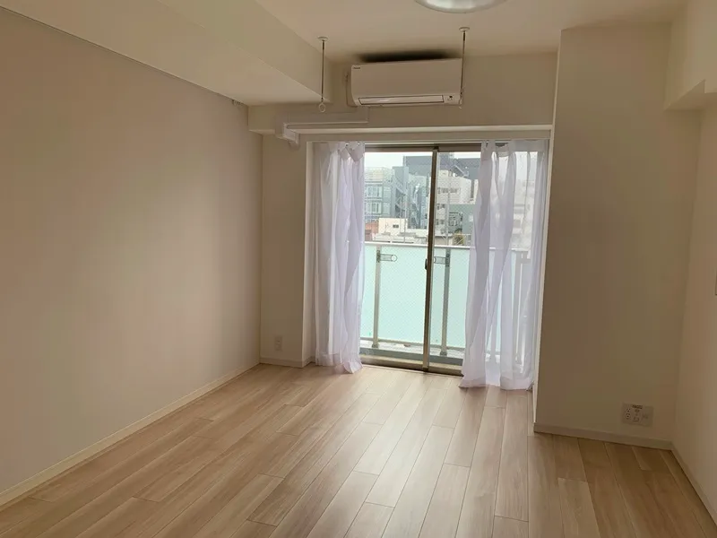 Grace Court Iwamotocho - Interior - ["Building", "Fixture", "Wood"]