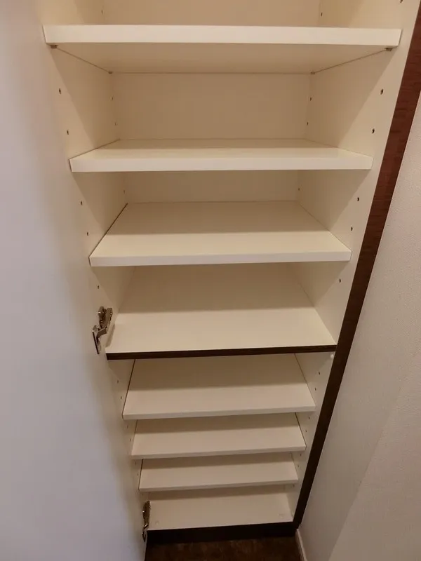 Shell Kamiikedai - Interior - ["Shelving", "Wood", "Shelf"]