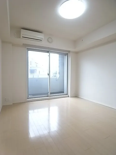 Ecology Toritsu University Residence - Interior - ["Flooring", "Floor", "Ceiling"]