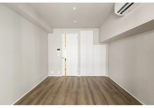 LIBR GRANT Nishi Shinjuku WEST - Interior - ["Flooring", "Floor", "Wall"]