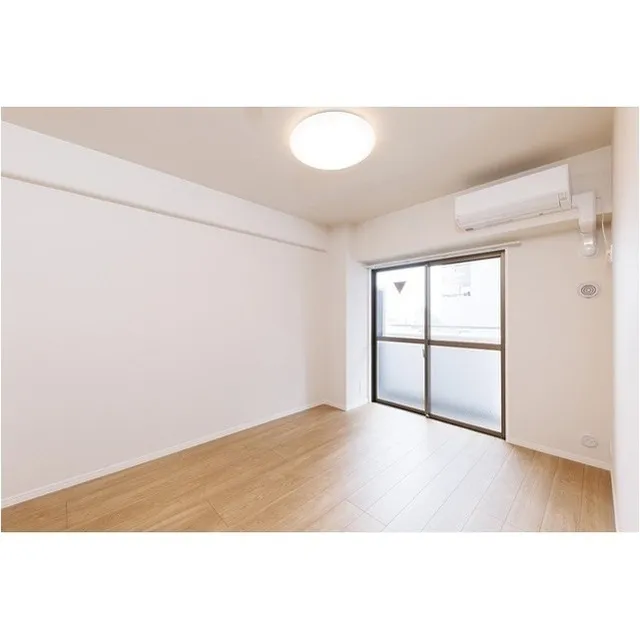 Milia Residence Oshiage - Interior - ["Building", "Window", "Fixture"]