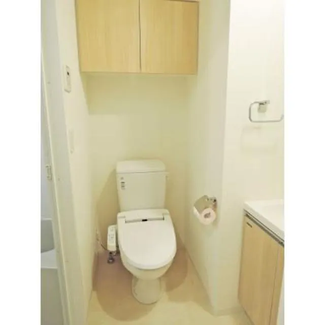 Urbanex Omori - Interior - ["Wood", "Toilet seat", "Room"]