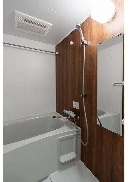 Livio Maison Asakusa Kaminarimon - Interior - ["Plumbing fixture", "Flooring", "Bathtub"]