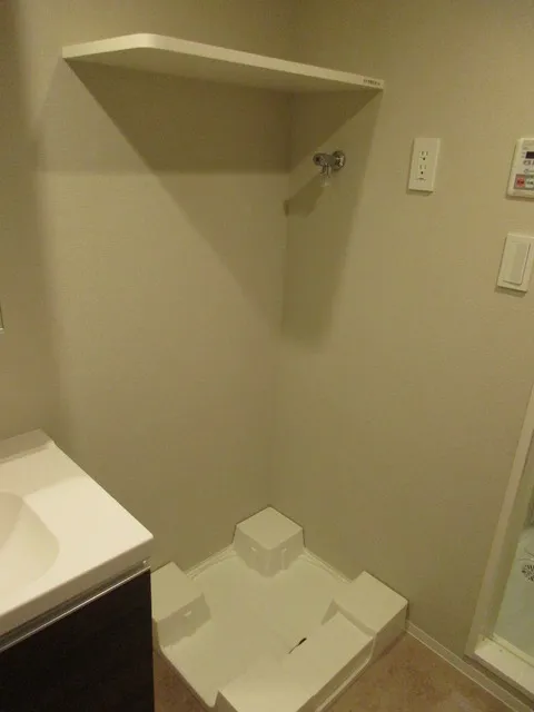 Boa Vista Monzen Nakamachi - Interior - ["Flooring", "Floor", "Interior design"]