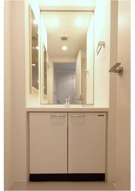 Comforia Azabujuban - Interior - ["Flooring", "Interior design", "Floor"]