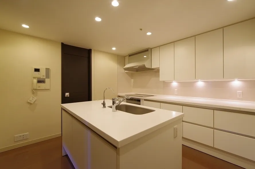 La Tour Shiodome - Interior - ["Flooring", "Interior design", "Wood"]