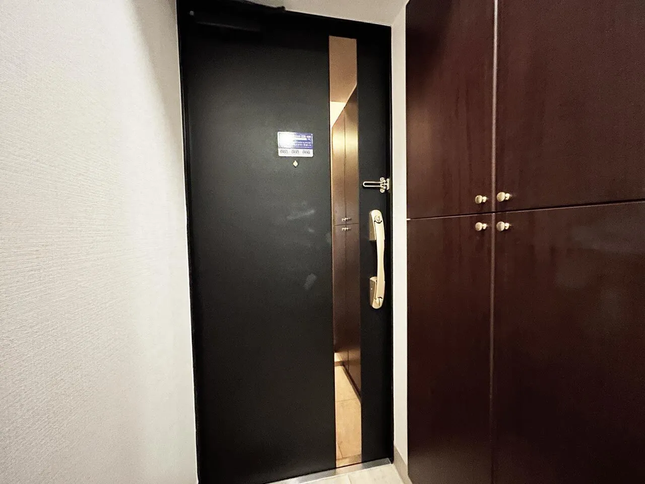 Mynavi STAY Ginza East - Interior - ["Wood", "Door", "Flooring"]