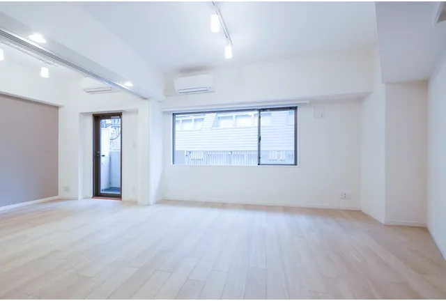 Quintet Ebisu - Interior - ["Flooring", "Ceiling", "Floor"]