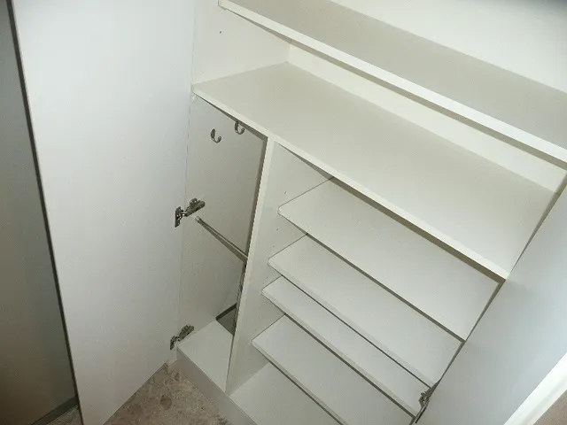 Galleria Higashi Shinjuku - Interior - ["Wood", "Shelving", "Shelf"]
