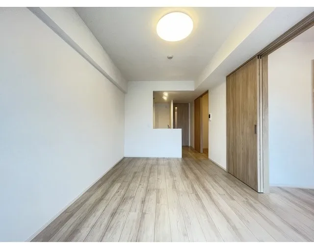 Due Oku - Interior - ["Flooring", "Floor", "Wood"]