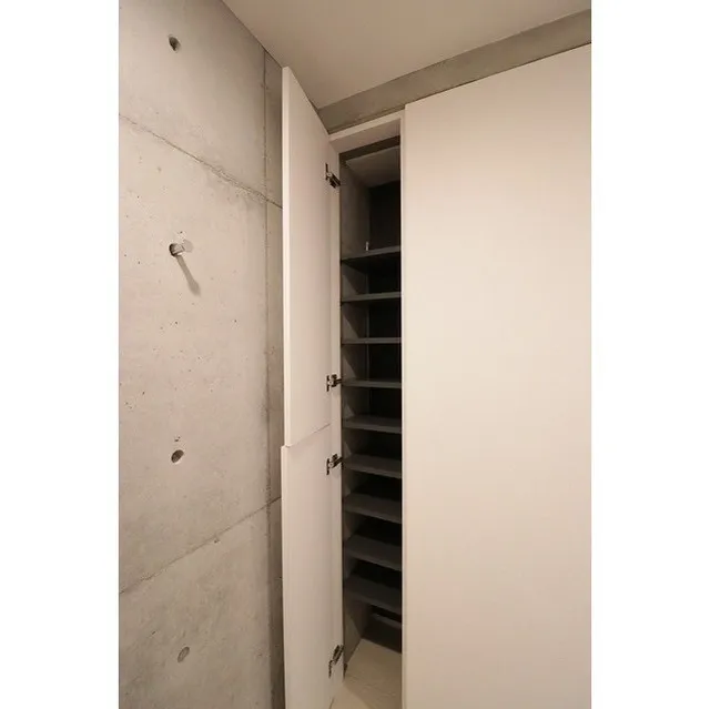 FARE Ikebukuro I - Interior - ["Fixture", "Door", "Rectangle"]