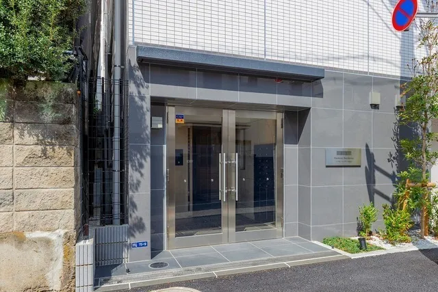Clarity Magome - Exterior - ["Composite material", "Door", "Concrete"]