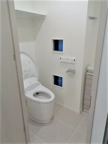 Brun Pilier Nihonbashi - Interior - ["Toilet seat", "Plumbing fixture", "Toilet"]