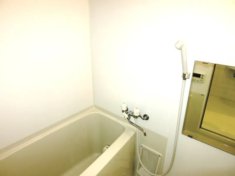 Esty Maison Musashikoyama - Interior - ["Plumbing fixture", "Bathroom", "Flooring"]
