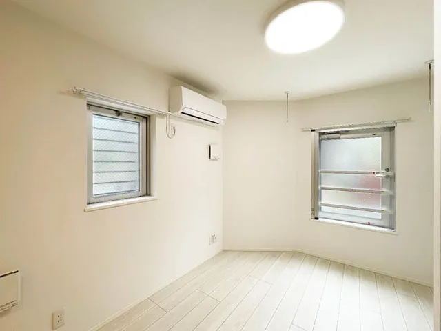 CASA GRAZIE Nishi-Ojima - Interior - ["Property", "Window", "Fixture"]