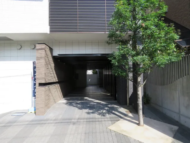 Castalia Togoshi Station Square - Other - ["Road surface", "Shade", "Fixture"]