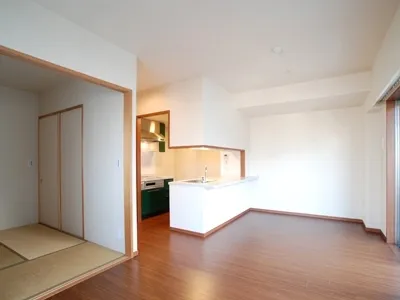 Prime Urban Shinjuku Natsumezaka Tower Residence - Interior - ["Furniture", "Comfort", "Building"]