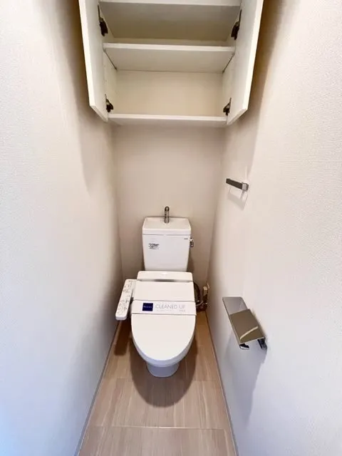 Residia Sangenjaya III - Interior - ["Building", "Automotive design", "Toilet"]