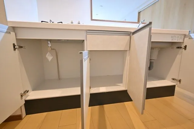 CENTRAL GARDEN RESIDENCE TOKYO - Interior - ["Wood", "Flooring", "Floor"]