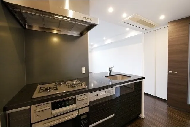 Comforia Shinjuku East Side Tower - Interior - ["Countertop", "Cabinetry", "Furniture"]