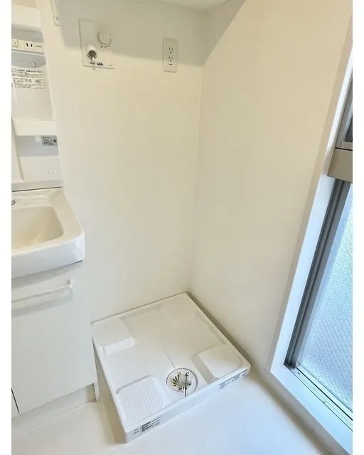 BREEZE TERRACE - Interior - ["Plumbing fixture", "Plumbing", "Sink"]