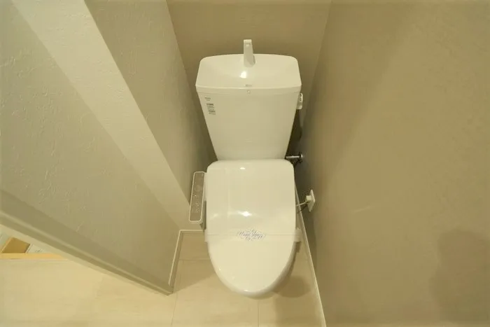 Luminous Nishi-Nippori - Interior - ["Toilet seat", "Toilet", "Plumbing fixture"]