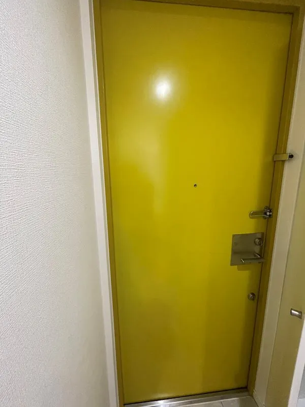 Shiba West - Interior - ["Fixture", "Handle", "Door"]