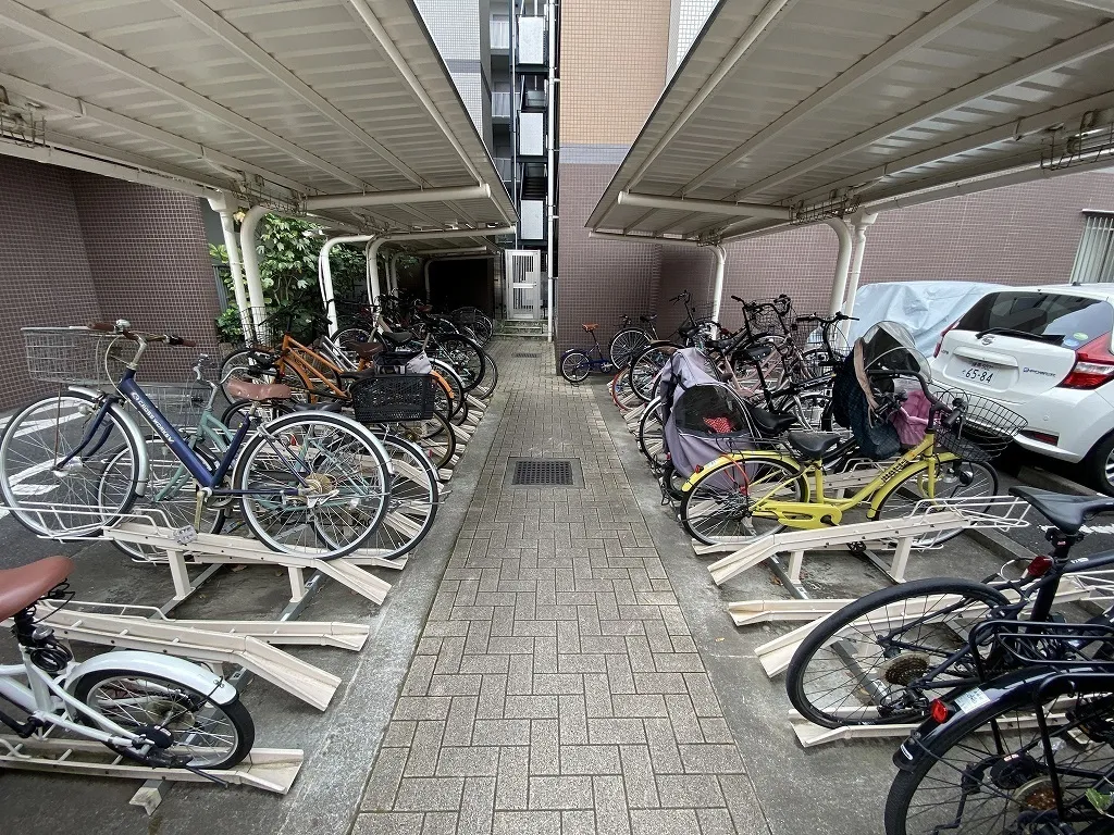 JMF Residence Akabane Shimo - Exterior - ["Land vehicle", "Bicycle", "Wheel"]