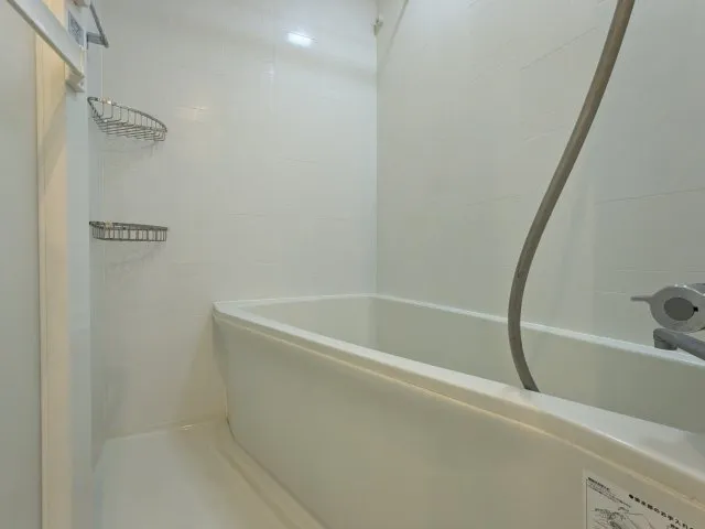 Asyl Court Higashioi - Interior - ["Bathtub", "Bathroom", "Plumbing fixture"]