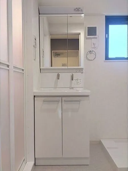 Maki No Mori - Interior - ["Sink", "Tap", "Cabinetry"]