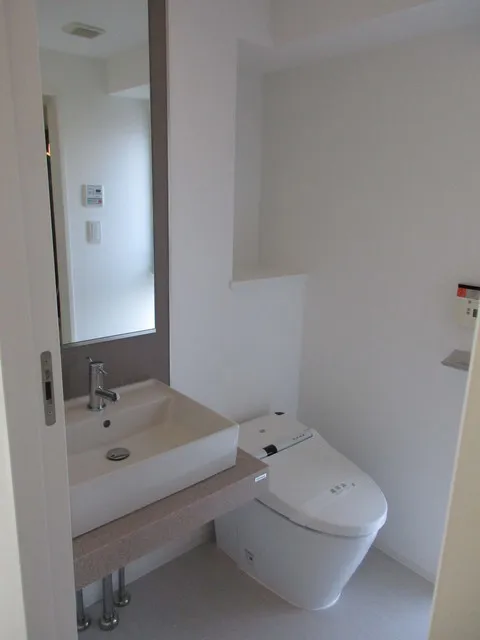 Grandior Hiroo Terrace  - Interior - ["Bathroom", "Property", "Room"]