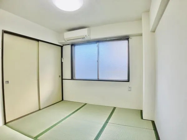 Asakawa Corp. - Interior - ["Flooring", "Floor", "Ceiling"]