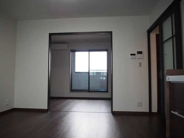 Tom's Garage - Interior - ["Flooring", "Wood", "Floor"]