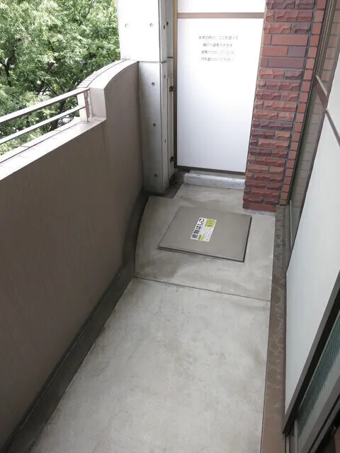 El Grampia - Interior - ["Floor", "Flooring", "Composite material"]