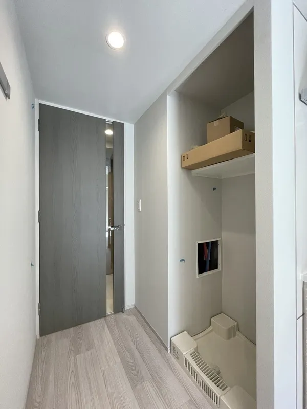 Milia Residence Ryogoku II - Interior - ["Flooring", "Wall", "Wood"]
