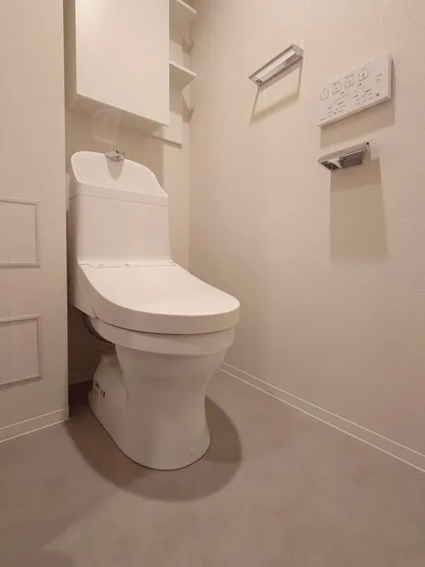 Brookside Residence Kiba - Interior - ["Toilet seat", "Flooring", "Toilet"]