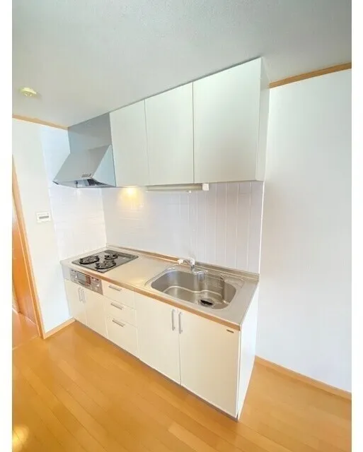 Izat Palace Shimouma - Interior - ["Kitchen", "Kitchen Sink", "Major appliance"]