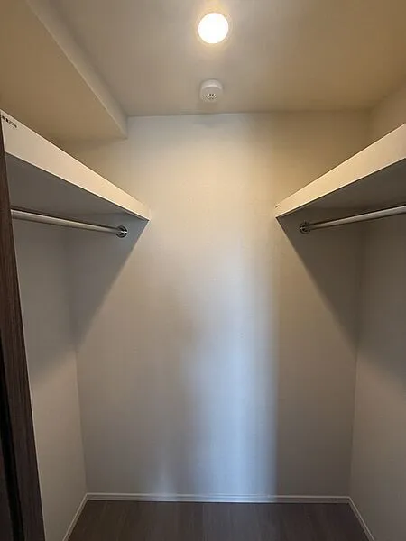 Predia Court Sangenjaya - Interior - ["Wood", "Flooring", "Ceiling"]