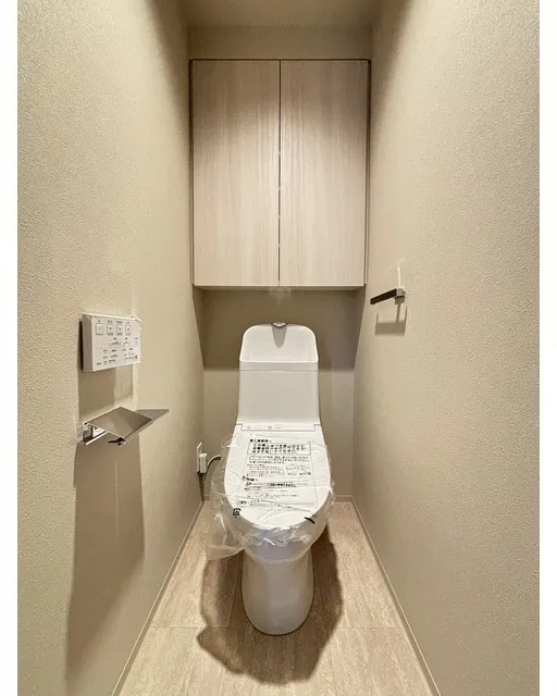 Season Flats Omorinishi - Interior - ["Toilet seat", "Flooring", "Toilet"]