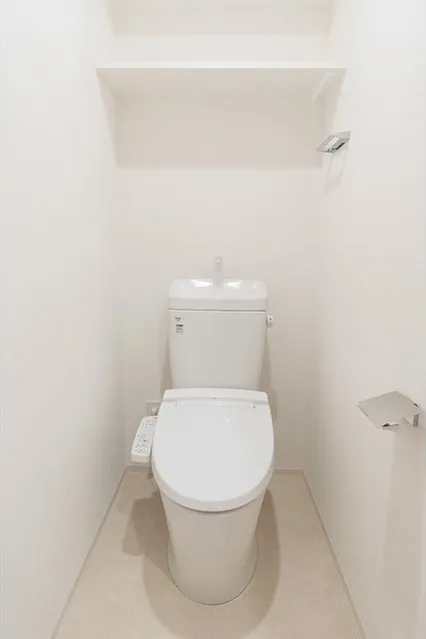 Comforia Takenotsuka East - Interior - ["Toilet seat", "Toilet", "Plumbing fixture"]
