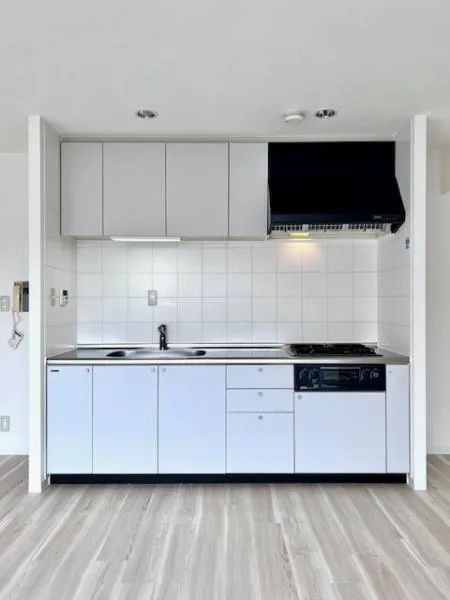 SS.FLAT Kagurazaka South - Interior - ["Kitchen", "Kitchen Appliance", "Flooring"]