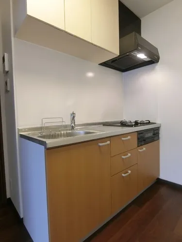 West Waseda Mansion - Interior - ["Cabinetry", "Countertop", "Property"]