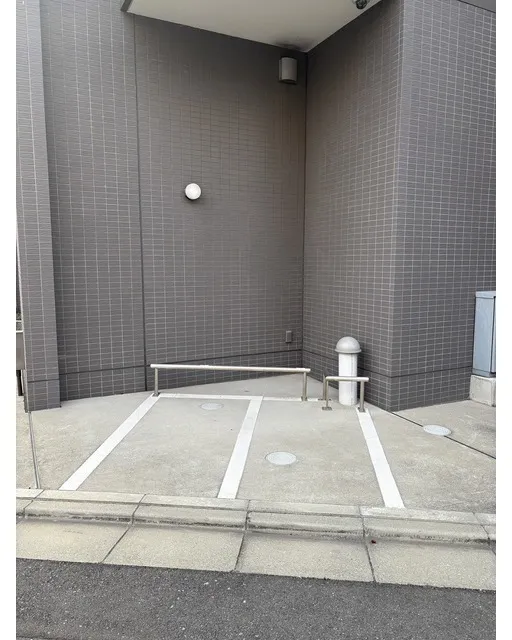 Imperial Flat Musashikoyama - Exterior - ["Floor", "Composite material", "Grey"]