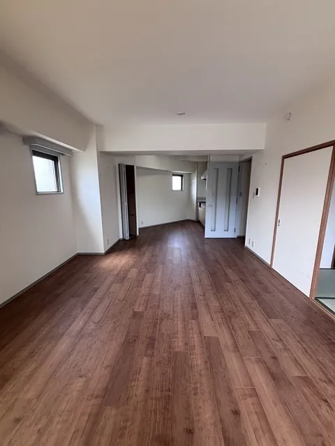 Crest Izumi - Interior - ["Flooring", "Floor", "Wood flooring"]