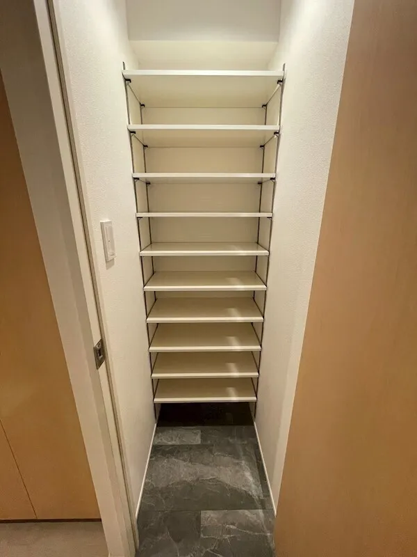 Residia Kanda - Interior - ["Flooring", "Shelving", "Hardwood"]