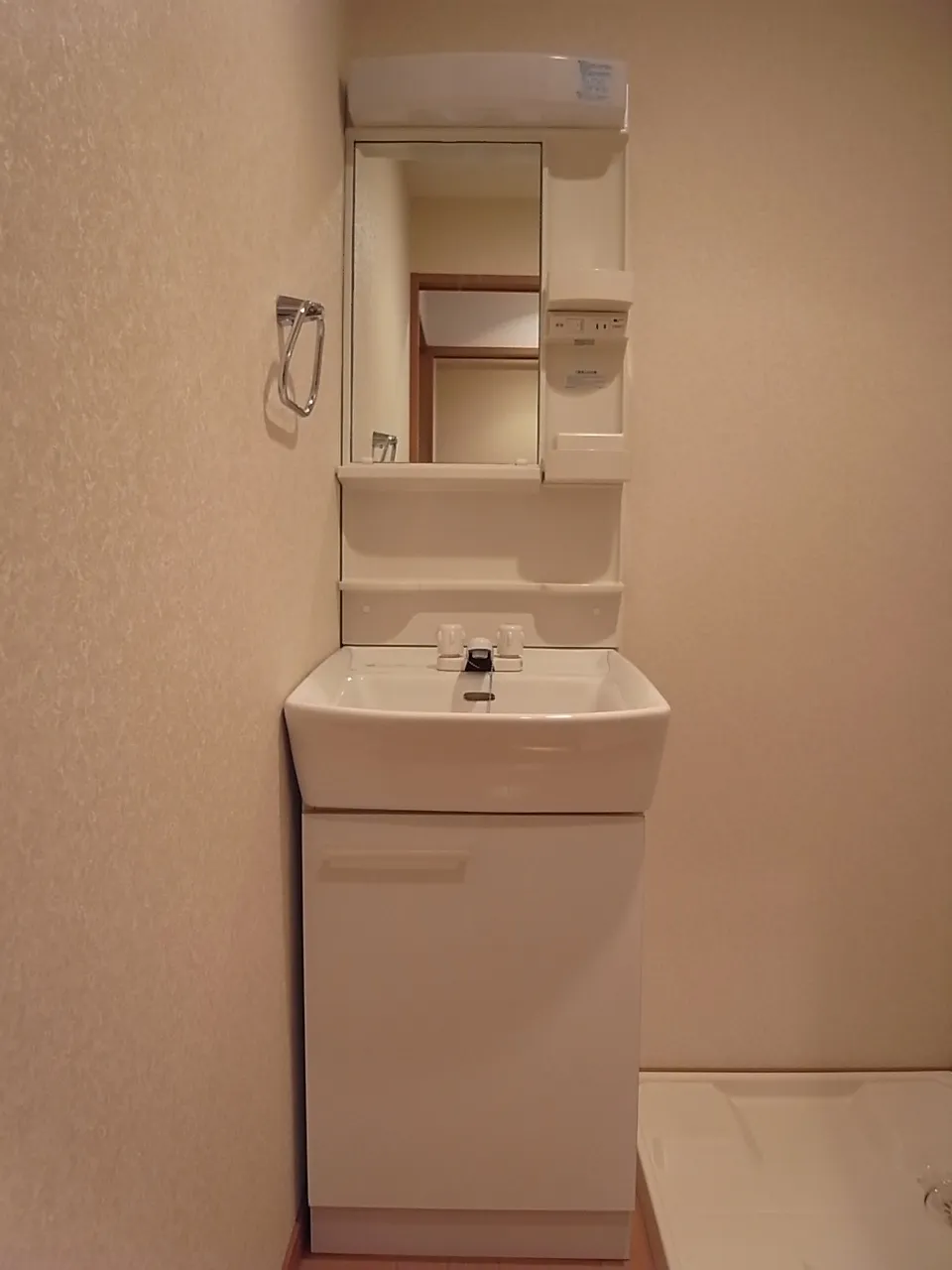 Roppongi Rise House - Interior - ["Cabinetry", "Tap", "Wood"]