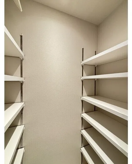 Season Flats Omorinishi - Interior - ["Shelving", "Shelf", "Design"]