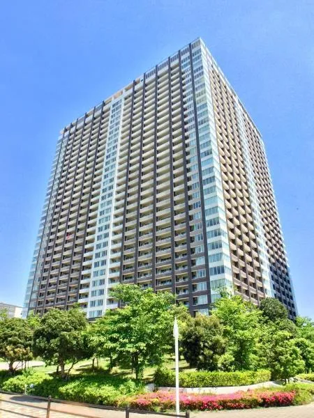 Brillia Mare Ariake Tower & Garden - Exterior - ["Skyscraper", "Building", "Sky"]