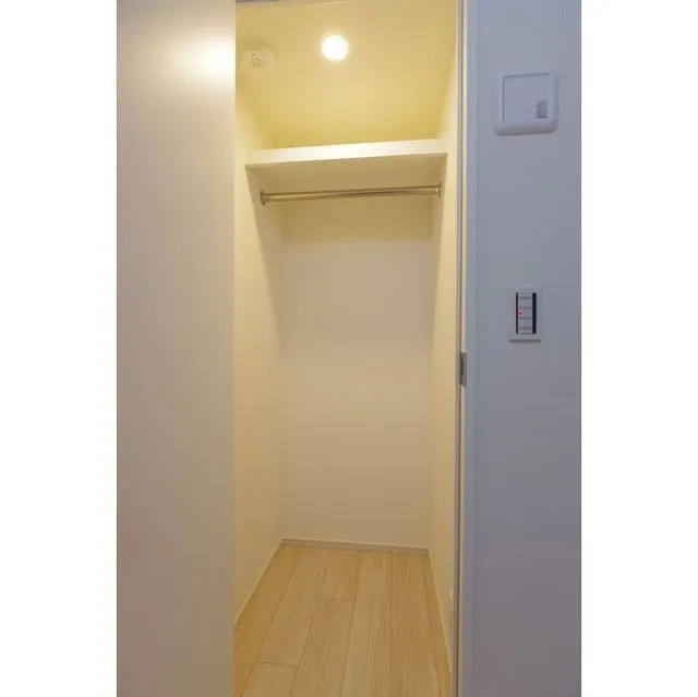 Comforia Morishita Riverside - Interior - ["Fixture", "Wood", "Flooring"]